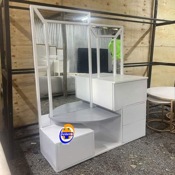 Wide dressing mirrors with drawers