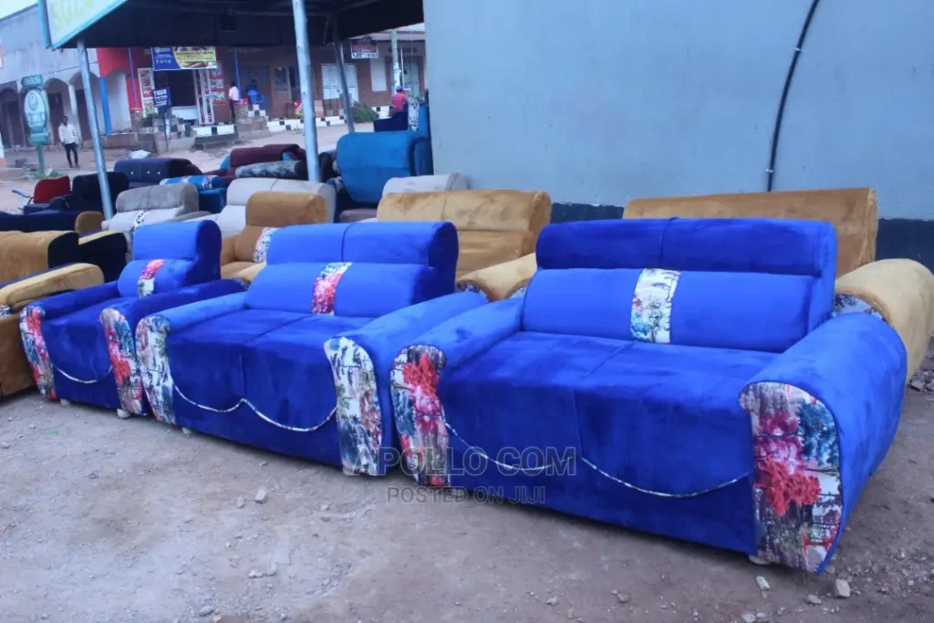 Cheap used traditional sofaset