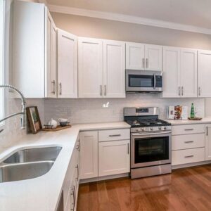 Contemporary White Shaker Cabinets
