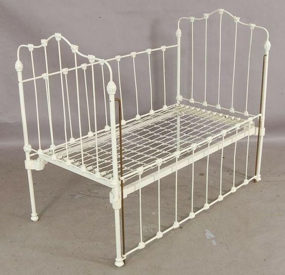 Vintage-Inspired Iron Baby Cot