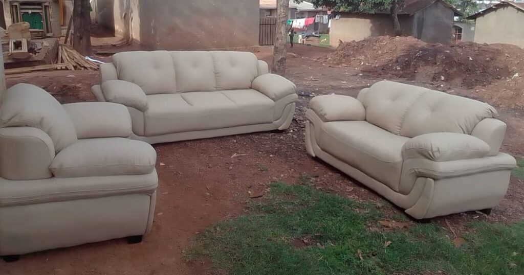 Used fiber sofaset