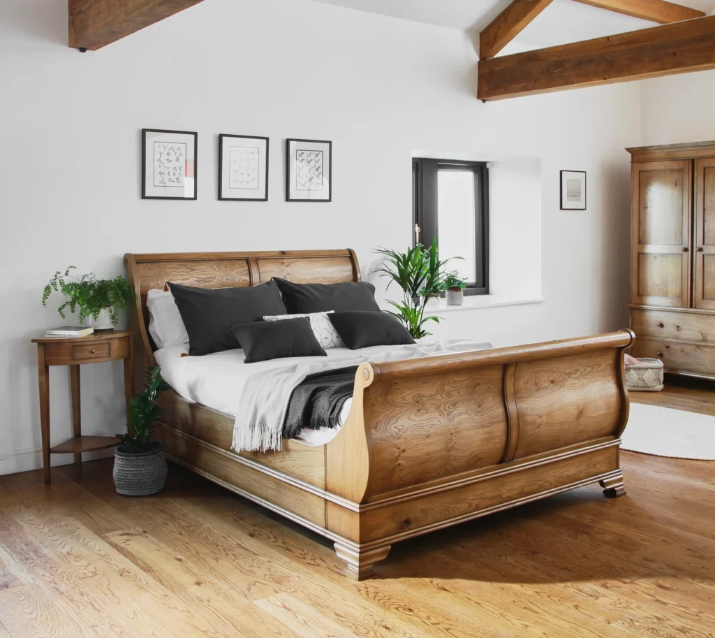 Traditional Wooden Sleigh Bed