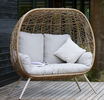 Rattan Bed Frame with Intricate Weaving