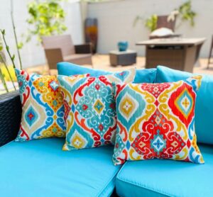 Outdoor Pillow Covers in Contrasting Colors