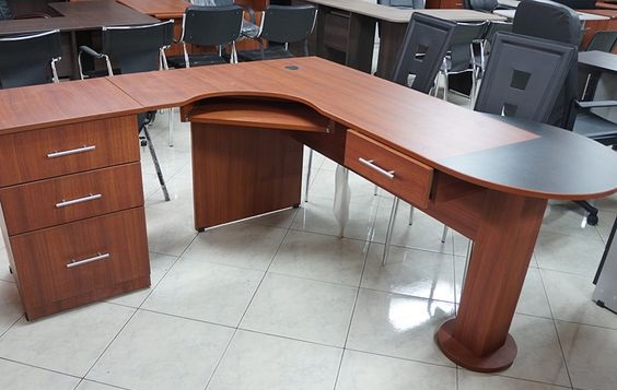 Tech-Savvy Smart Desk