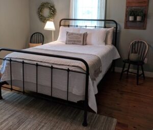 Rustic Farmhouse Bedroom Ensemble