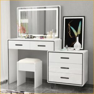 Oval Vanity Mirror with Decorative Metal Frame