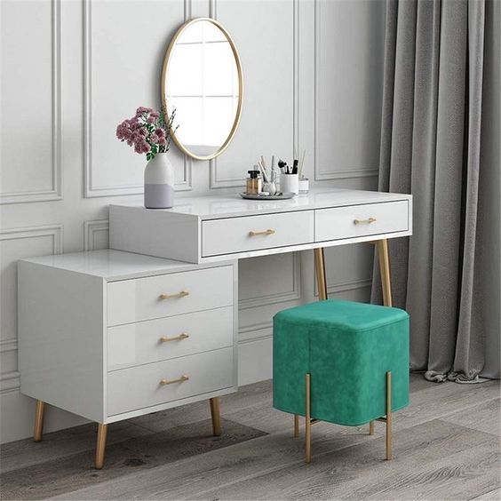 Round Vanity Mirror with Swivel Stand