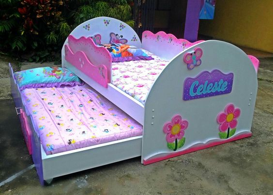 Farmhouse-inspired Daybed with Trundle