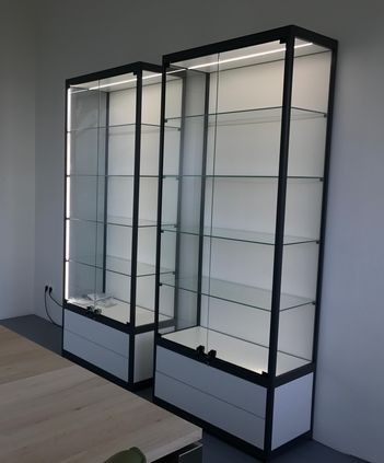 Glass Merchandise Display Tower