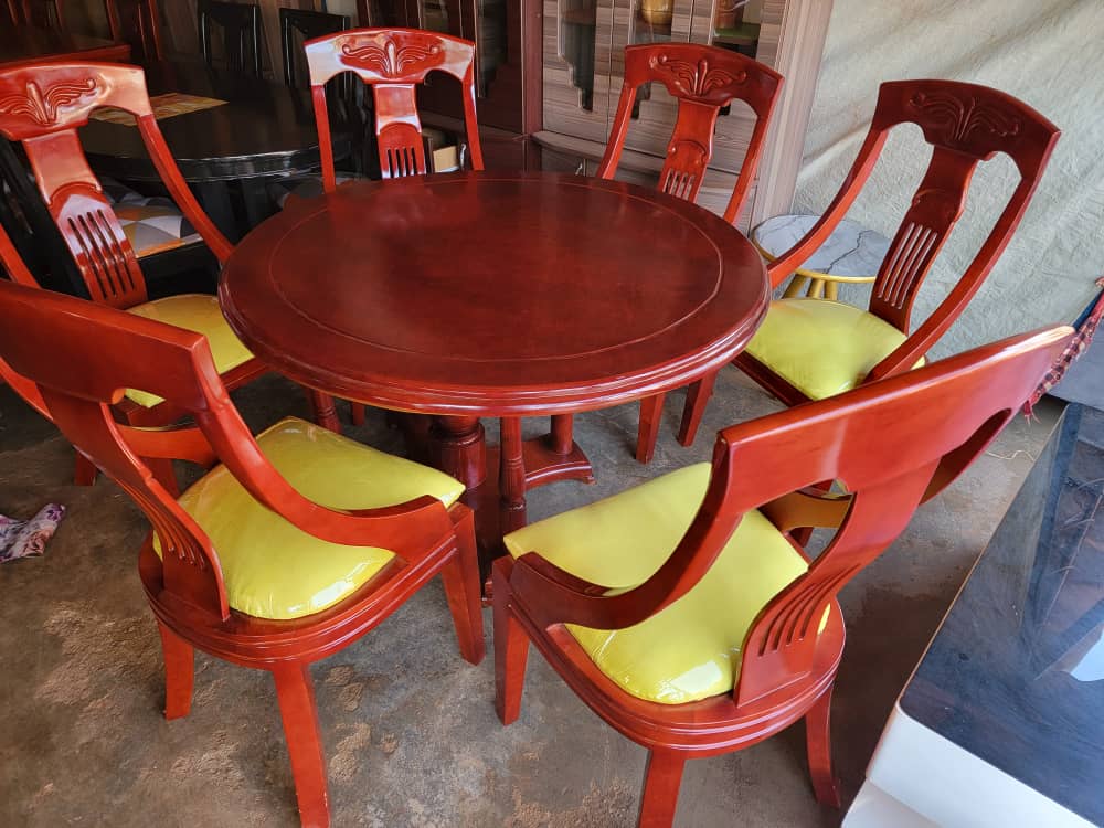 Round Dining Table 6 seater