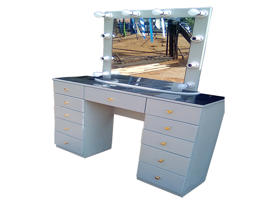 dressing mirror