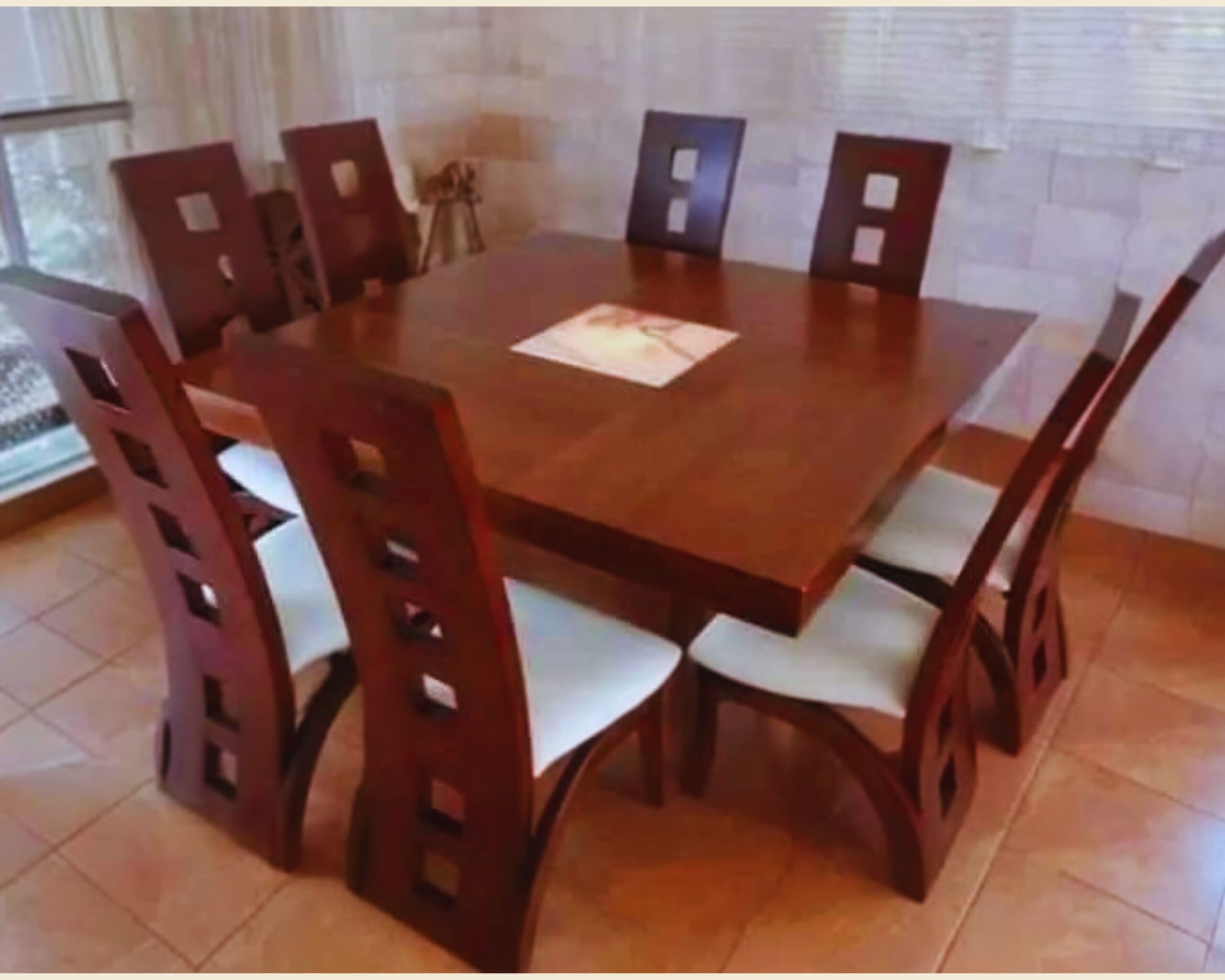 Dining table 6 seater