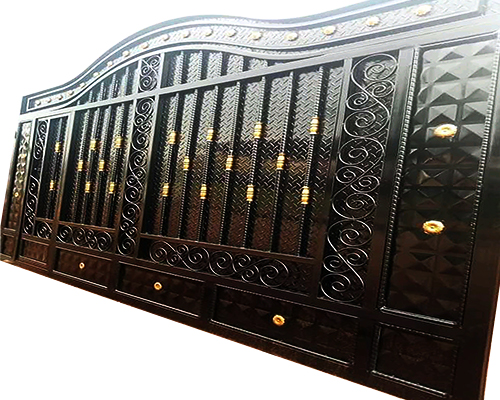 Metallic gate