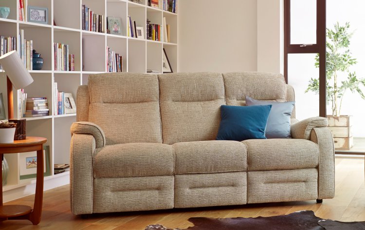 Traditional cultch 3 seater recliner design