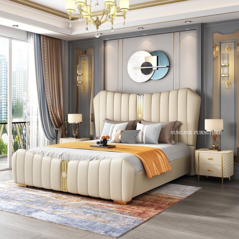 Luxurious Canopy Bed King size