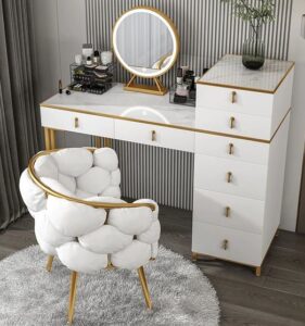 Glamorous Hollywood Vanity Mirror with Dimmable Lights