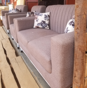 Tufted Back Sofaset 5 seater 