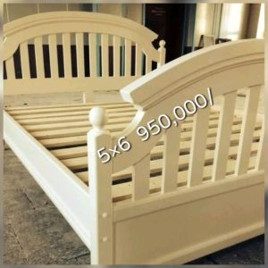 5X6 Feet Mahogany Wooden beds