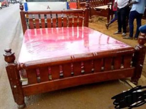 5X6 Feet Mahogany Wooden beds 