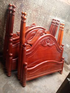 5X6 Feet Mahogany Wooden beds