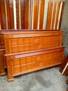 5X6 Feet Mahogany Wooden beds