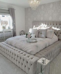 Tufted Headboard Upholstered Bed with Button