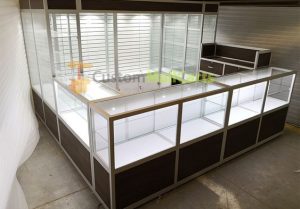 Corner Glass Display Unit for Retail Spaces