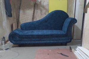 Upholstered Chaise Lounge with Wooden Legs