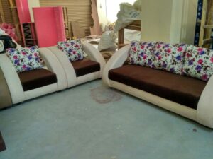 Two-Tone English Roll Arm Sofaset