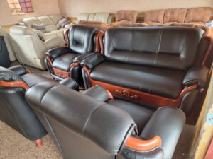 6-Seater Classic Wooden Trim Sofaset