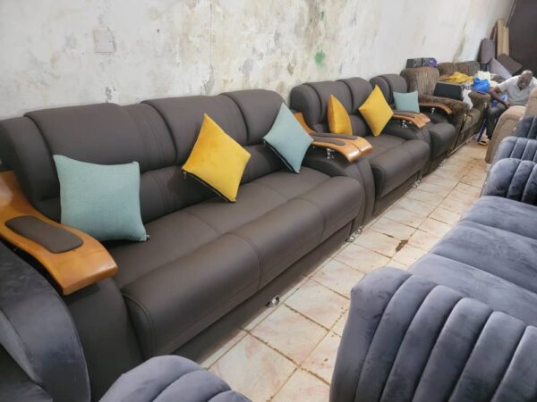 6-Seater Traditional Sofa Set with Wooden Accents