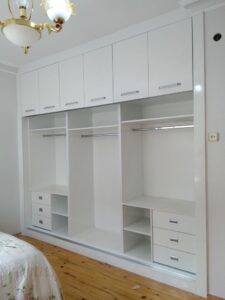 Contemporary White Gloss Wall Walk-In Wardrobe