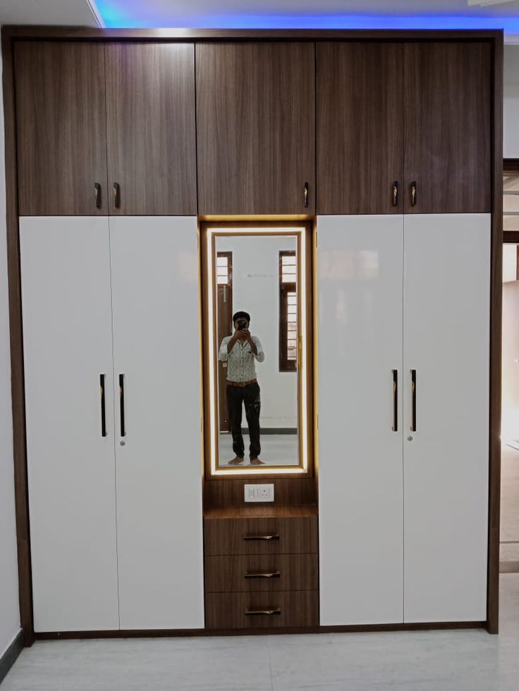 Double tone wall mounted wadrope Double-Tone Wall-Mounted Wardrobe