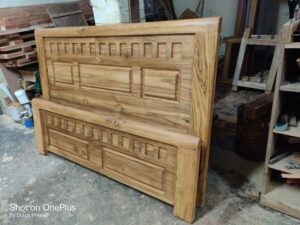 Mugavu Wood Bed