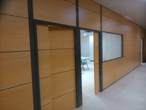 Aluminum Office Partition with Wooden Finishing
