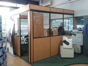 Aluminum Office Partition with Wooden Finishing