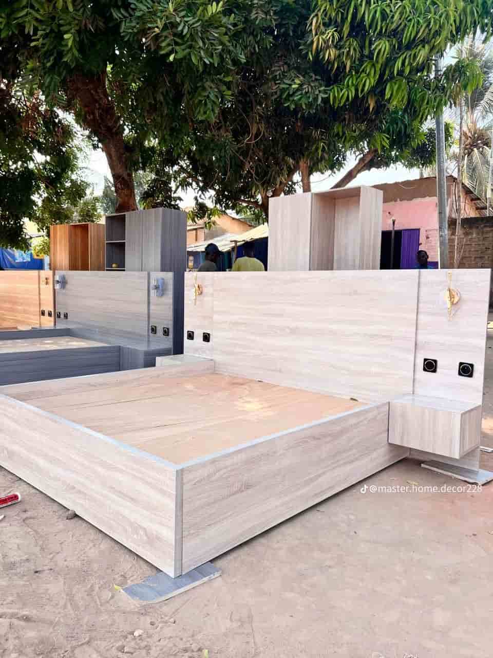 6X6 Platform Wooden Bed 6X6 Platform Wooden Bed